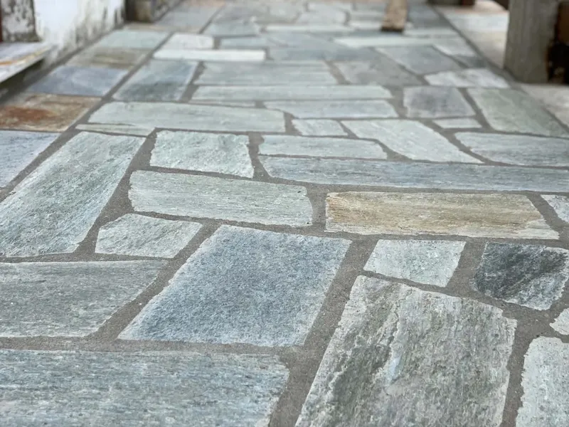 Green slate grey διάδρομος πλακών αρμοί κονιάματος — PelionStones.gr